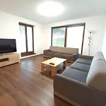 Apartmanovy Dom アパート *