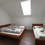 アパート Apartmanovy Dom